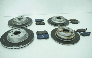 Tarcze przod tył klocki tył kpl borg end beck mercedes SL350 R230 5