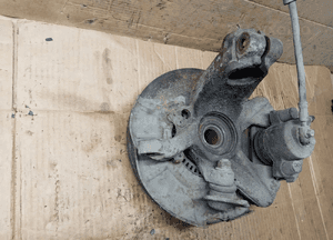 Zwrotnica piasta lewy przód kompletna VW New Beetle 2.0 7