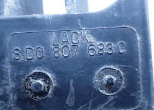 Audi A4 B5 kratka zderzaka środkowa 8D0807683C !!! 3