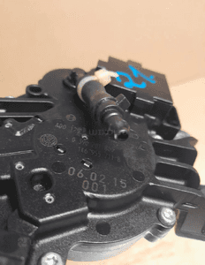 SILNICZEK WYCIERACZKI TYŁ GOLF V HB 0390201800 2