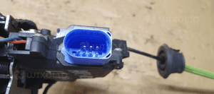 Zamek lewy tył tylny lewy Audi A8 D3 4E0839015 5