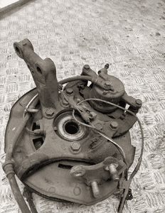 Amortyzator zwrotnica lewy toyota RAV4 iv 4 org 5