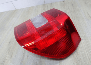 Lampa prawy tył tylna skoda yeti 5L0945096 2