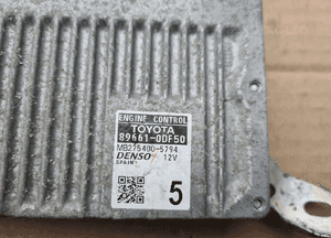 Toyota YARIS III 1.33 sterownik 89661-0DF50 2