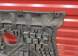 Jeep grand cherokee iii wk wh 3.0 crd osłona dolna silnika pod silnik oryg 8