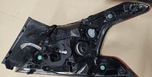 Peugeot 308 T9 HB lampa tył tylna prawa lewa9677817580 9677817680 6