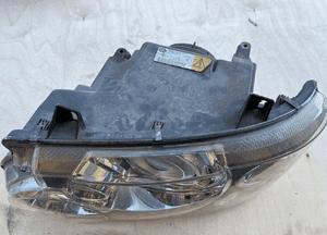 Lampa przednia przód prawa RHD anglik XBC501703 Range Rover Sport L320 2005-09 3