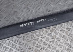 MB944768 nakladka progu prawa mitsubishi carisma 2