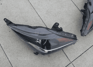 Toyota aygo ii reflektor przedni prawy ładny oryginał 6