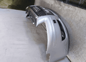 Zderzak przód przedni audi A3 8P lift fl szeroki duży grill LA7W srebrny halogeny 3