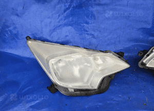 Toyota VERSO S 11-14 lampa przednia lewa prawa komplet 3