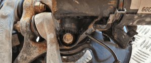 Mercedes W204 zwrotnica amortyzator prawy prawa przód przednia A2043202866 13