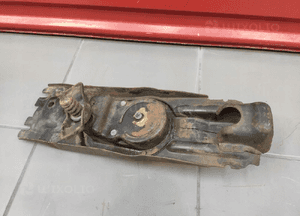 Jeep cherokee liberty kk 2.8CRD 07-12r. winda mocowanie koła zapasowego 2