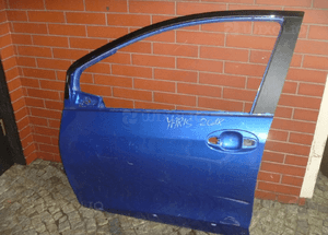Toyota yaris iii lift 2015 zderzak tylny pdc 9