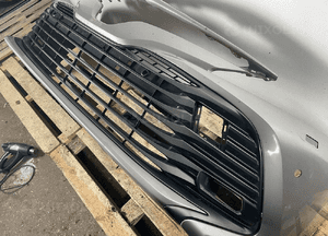 Zderzak przód przedni toyota camry viii 8  kratka 6