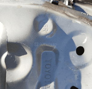 błotnik prawy przód toyota e15 4