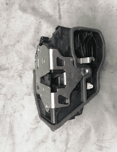 Zamek prawy przód Bmw F10 F20 F30 7229458 1