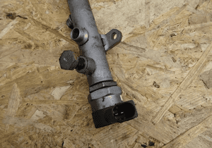 Listwa wtryskowa audi A4 059130090AJ 4