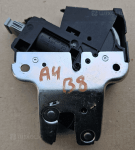 Audi A6 C6 A4 B7 B8  zamek klapy tył 4F5 827 505 D 4
