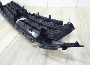 Grill atrapa vw caddy 2K5 lift  2K5853653A llu 9