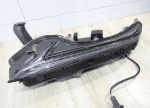 Lexus NX 200 halogen prawy led EU lewy 10