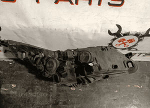 Lampa przednia lewa citroen C4 04-08 4