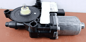 Audi E-Tron SILNICZEK ROLETY 8B9863560 1
