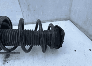 VOLVO V40 II 2.0 D3 MCPERSON PRAWY PRZÓD 31360946 8