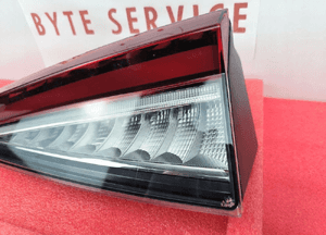 Skoda Enyaq IV LAMPA KLAPY PRAWA TYŁ LED 5LG945308 3