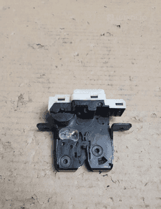 ZAMEK KLAPY TYŁ RENAULT LAGUNA III KOMBI nr 8200747429B 3