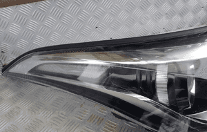Lampa prawy przód toyota chr led europa  81110-F4031 5
