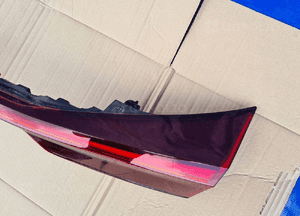 Lexus UX blenda klapy światła lampa 3