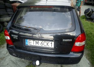Mazda 323f bj 98-03 Klapa tylna tył z szyba k 16W 2