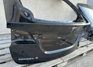 Klapa bagaznika tyl tylna tesla model x 2015- bardzo ladna 3