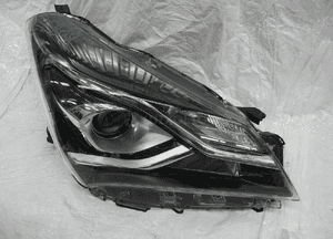 Toyota yaris iii lift lampa przednia prawa 1