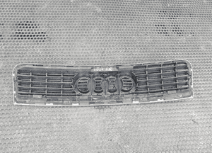 Atrapka 8E0853651F Atrapa Gril Maski Chrom Ramka Emblemat Znaczek Audi A4 B6 9