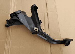VW  Passat B8 pedal hamulca