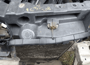 Wzmocnienie pas przedni peugeot 2012---2008  208   9801492280 8