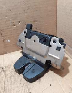 ZAMEK KLAPY TYŁ OPEL ZAFIRA B nr  495058724 6