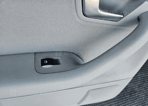 Boczek Boczki Drzwi Jasne Welur Platin Hell Tyl Tylne Glosnik Maskownica Audi A4 B6 B7 4