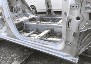 Opel insignia b ćwiartka prawa próg słupek a i b prawy 8