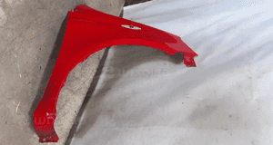 Toyota yaris i 1  błotnik przedni  przód prawy 3P0 czerwony 2