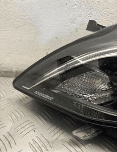 Lampa lewy przod peugeot 308 ii T9 lift org fv 4