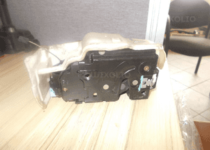 Zamek drzwi 3D2837016 prawy przedni octavia ii 1Z5 3