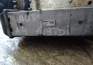 Intercooler audi A4 B7 2.0 8E0145805AA lewy 4