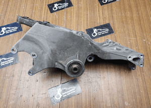 Łapa 06B903143F Podstawa Mocowanie Alternatora Sprezarki 1.6 Audi A4 B5 VW Passat 5