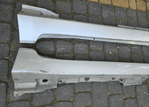 Toyota Avensis T27 1F7 próg prawy lewy 4