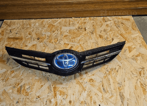 Toyota auris II 12-15 atrapa grill 2