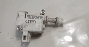 Audi A8 D3 silniczek klapki paliwa 4E0810773A 2