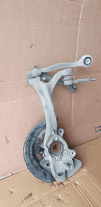 Zwrotnica piasta prawy przód przednia prawa Audi A8 D3 4.2 TDI 4E0258M 5